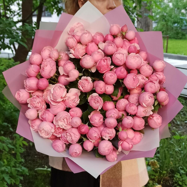 25 пионовидных кустовых роз С...